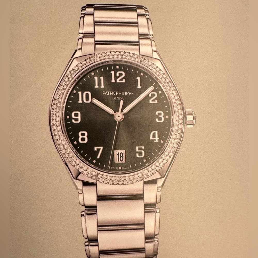 Patek Philippe Table Book  (Free Mystery Clothes)